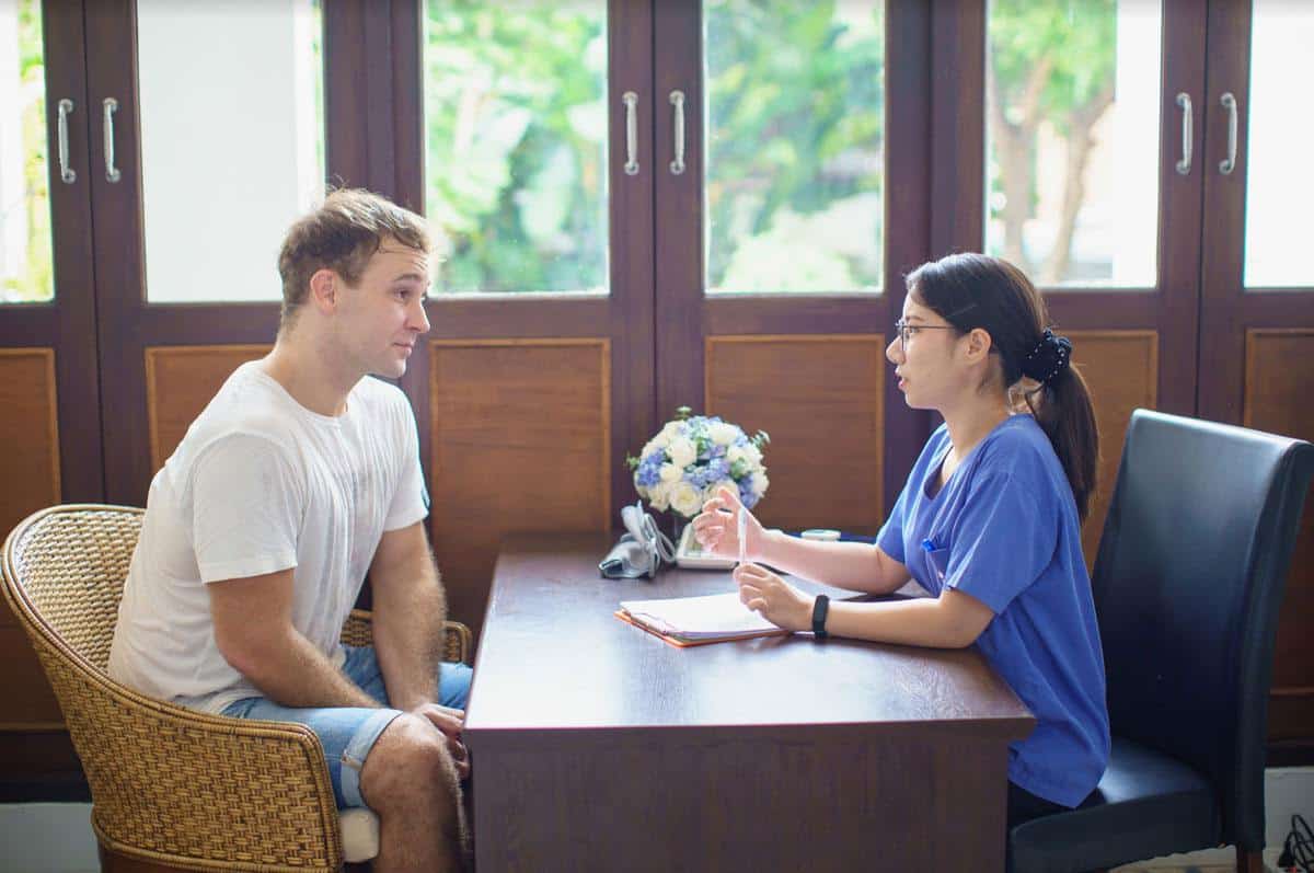 The Dawn Rehab Thailand offers a six-week programme that includes the medical detox.