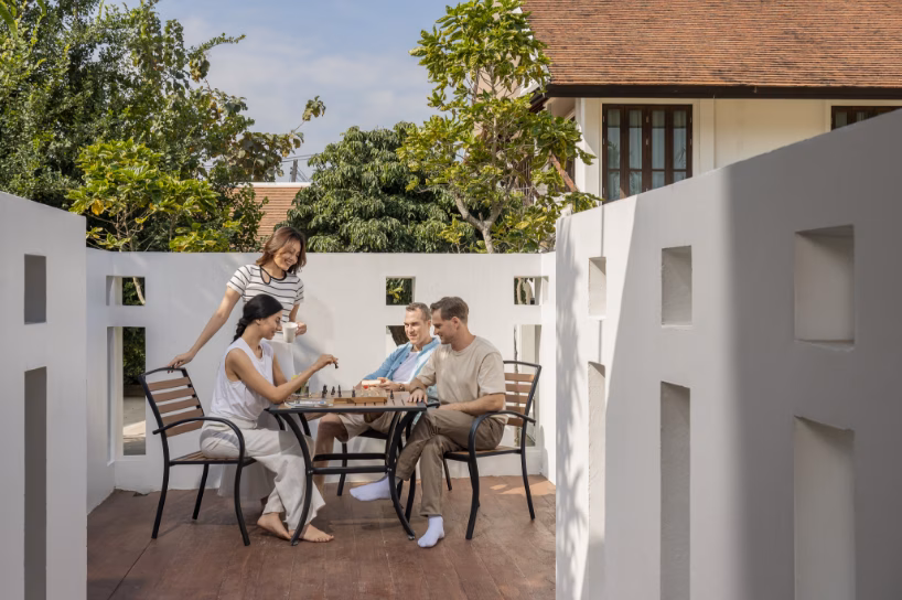 clients white walls - Why Choose Us