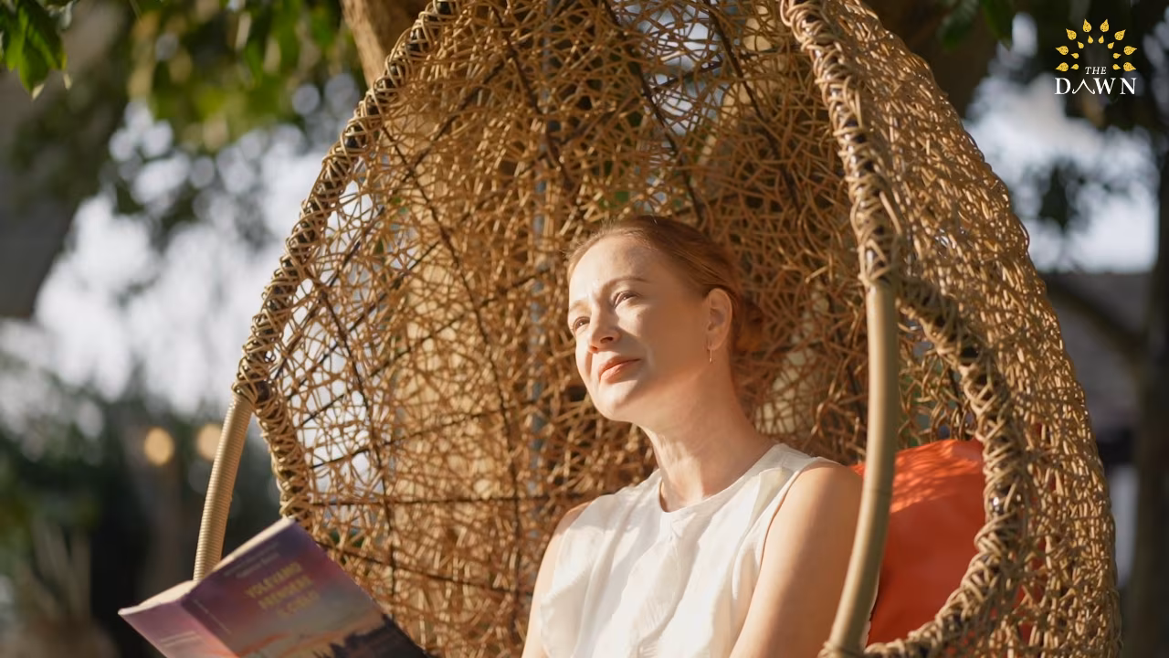 lady-sit-in-nest-chair